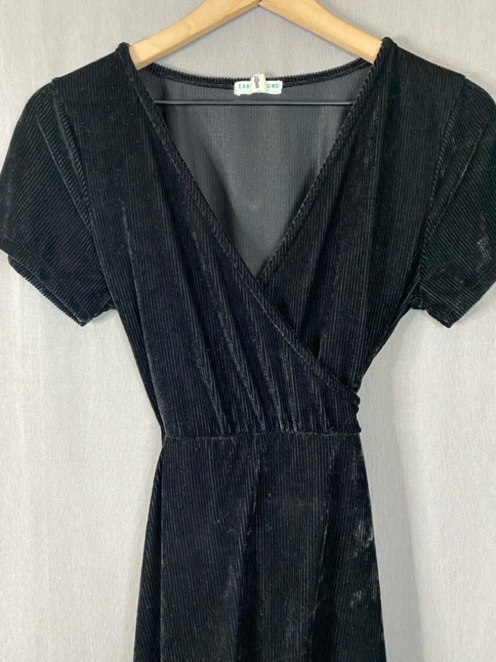 NWT Women’s Earthbound Trading Velvet Ribbed Wrap Dress in Black Size Small - Picture 4 of 8